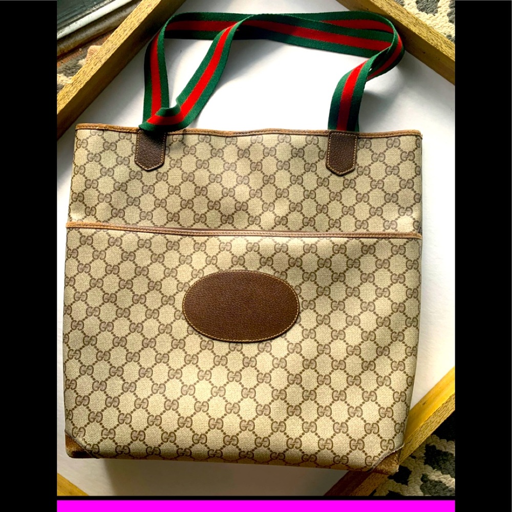 SOLD‼️ Authentic Gucci Vintage Shopper Tote. Gucci Logo w/ red & green straps.